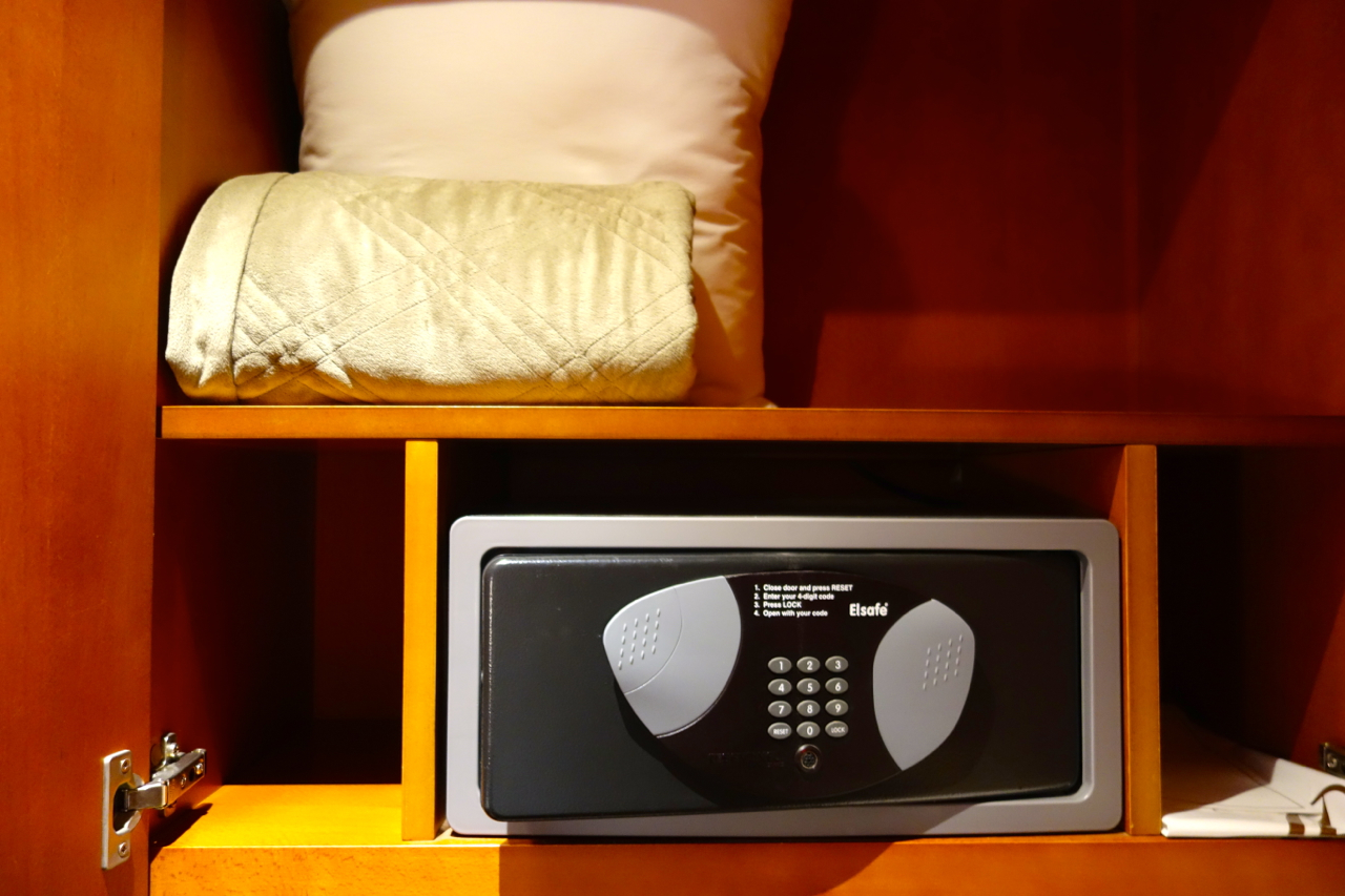 Should You Use the Safe in Your Hotel Room?